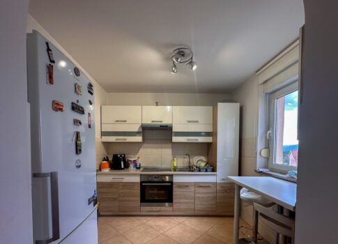 VIŠKOVO, SROKI - 2 hálószoba + nappali, 70m2, újabb épület, terasz