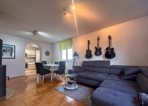 VIŠKOVO, SROKI - 2 hálószoba + nappali, 70m2, újabb épület, terasz
