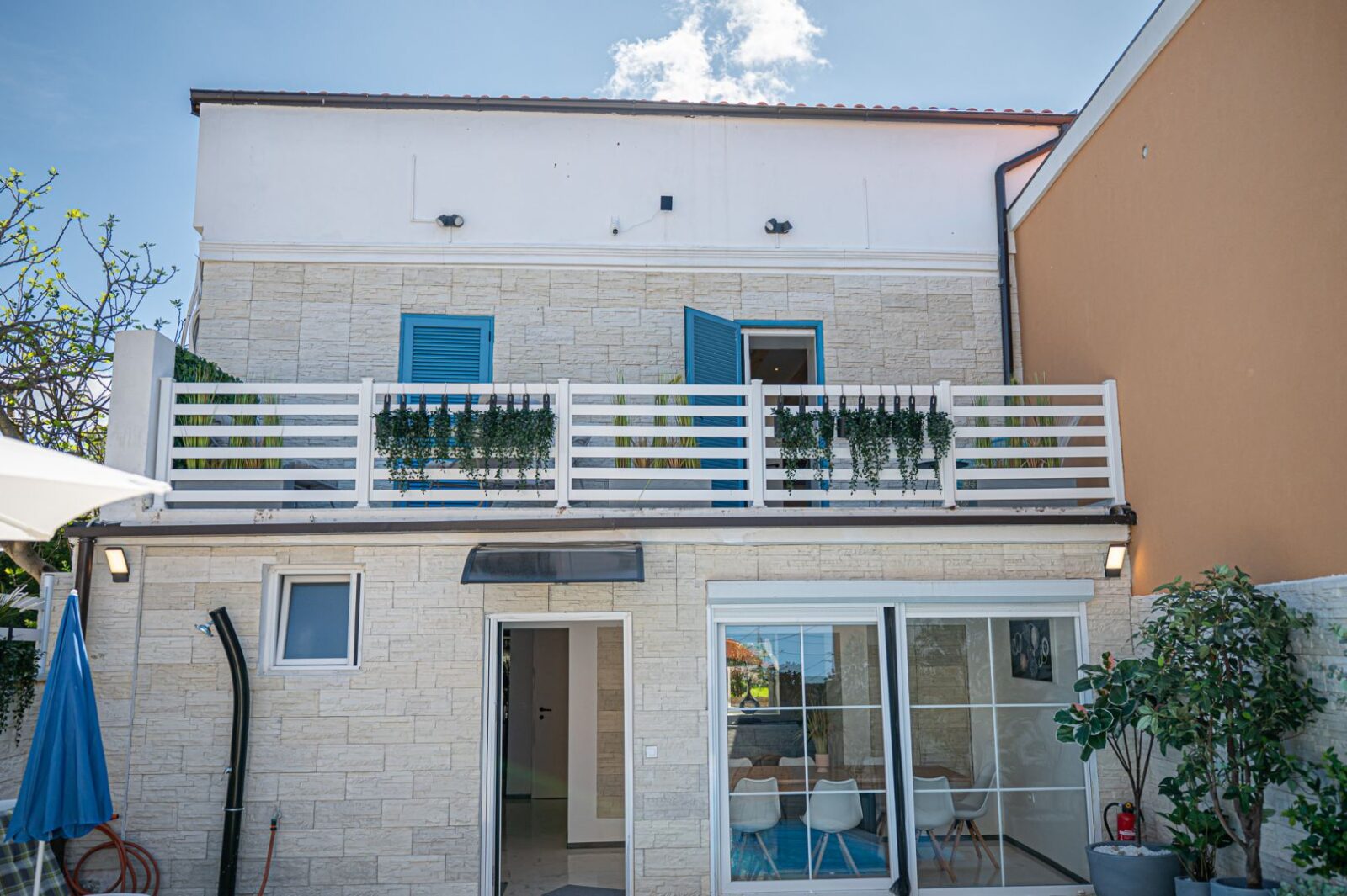 ISZTRIA, POREČ - Újonnan átalakított kőház medencével