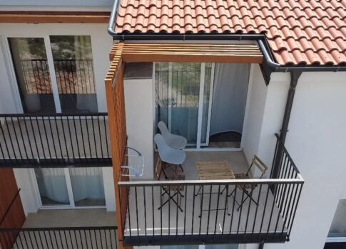 CRIKVENICA - Luxus új épület négy apartmannal, medencével és panorámás kilátással