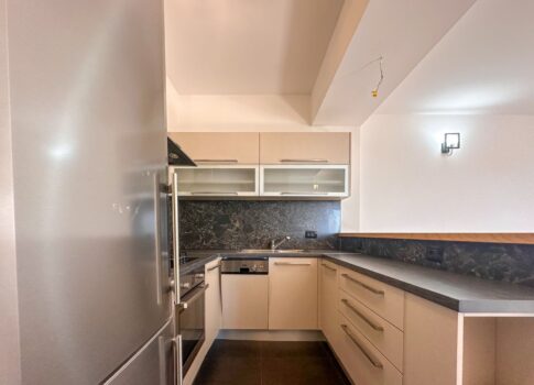 RIJEKA, DONJA DRENOVA - gyönyörű apartman terasszal és tengerre néző kilátással