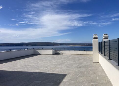 CRIKVENICA, DRAMALJ - Penthouse új épületben, második sorban a tenger felé