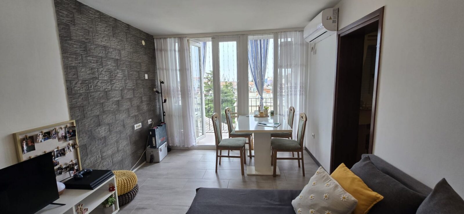 ISZTRIA, PÚLA - Családi apartman a központ közelében