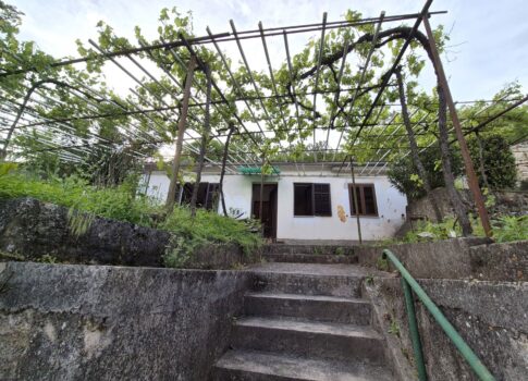 ISZTRIA, LABIN - Ház vidéken gyönyörű kerttel