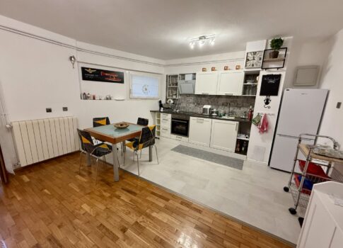 VEPRINAC - Gyönyörű két hálószobás apartman kerttel!