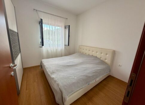 VIŠKOVO, MARINIĆI - 2 hálószoba + nappali, terasz, taverna 55 m2, kert 130 m2