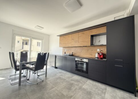 SMOKVICA - Apartman közös medencével 60 méterre a tengertől