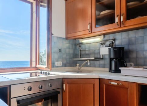 ISZTRIA, ROVINJ - 2 hálószobás+1 fürdőszobás apartman a tengertől első sorban, saját stranddal