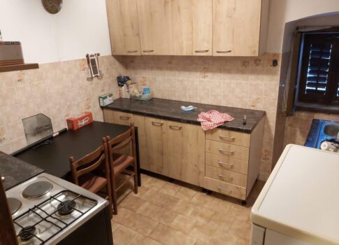 RIJEKA, DONJA VEŽICA - 101 m2-es lakás + 58 m2-es tetőtér + kert, kiváló és keresett helyen! LEHETŐSÉG!