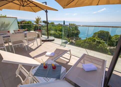 OPATIJA, LOVRAN - exkluzív apartman 50 méterre a tengertől