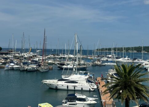 ISZTRIA, POREČ - Két hálószobás apartman tengerre néző kilátással örökre!