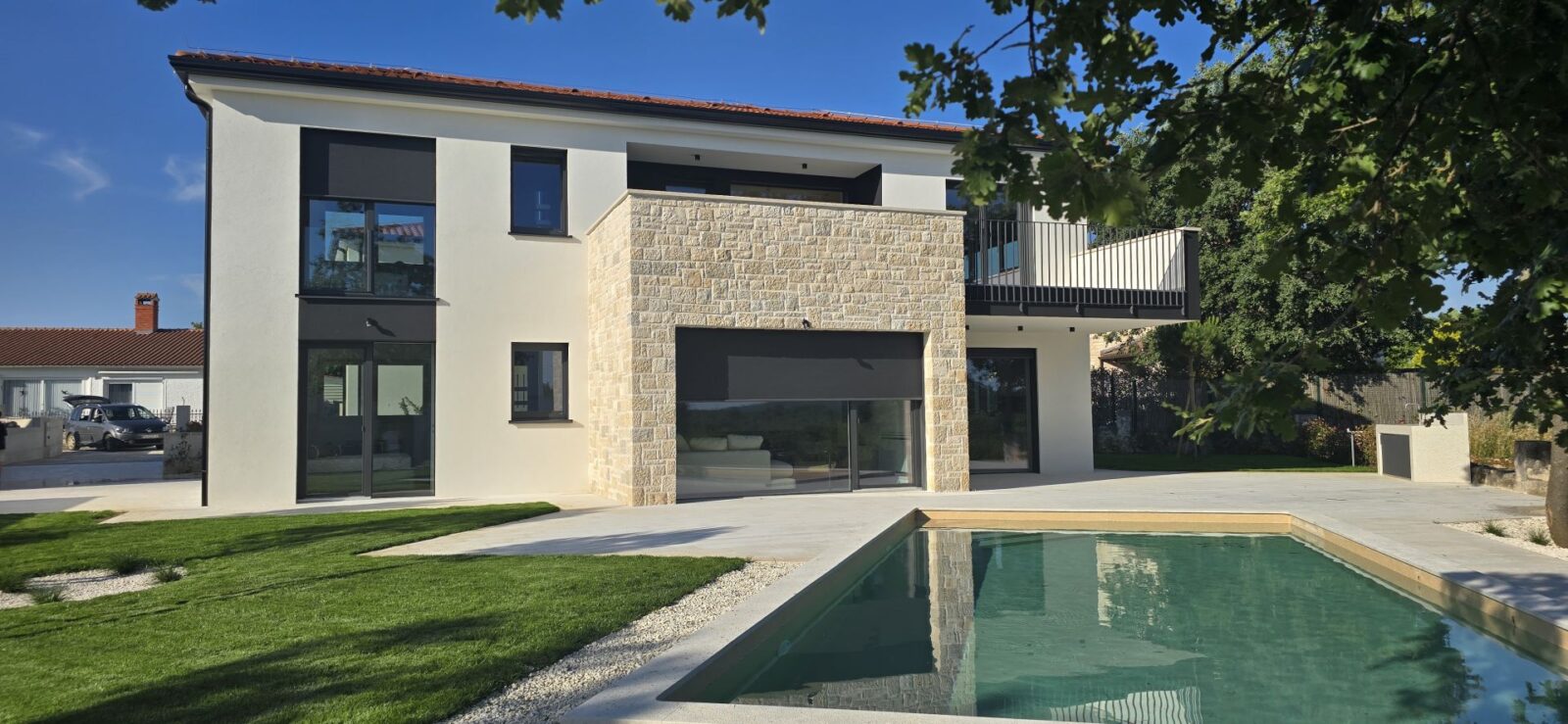 ISZTRIA, POREČ - Exkluzív modern villa medencével