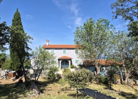 ISZTRIA, LABIN - Egyedi mediterrán ház teljes magányban, lélegzetelállító kilátással