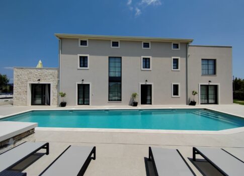 ISZTRIA, POREČ - Exkluzív villa medencével