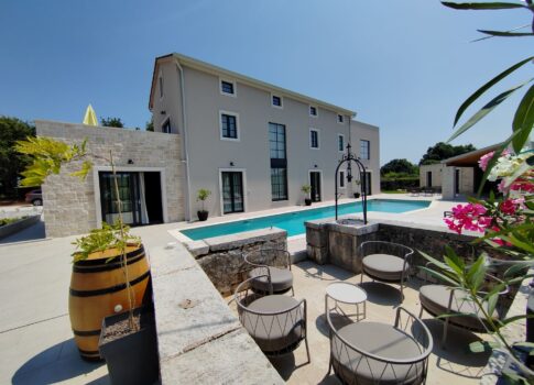 ISZTRIA, POREČ - Exkluzív villa medencével