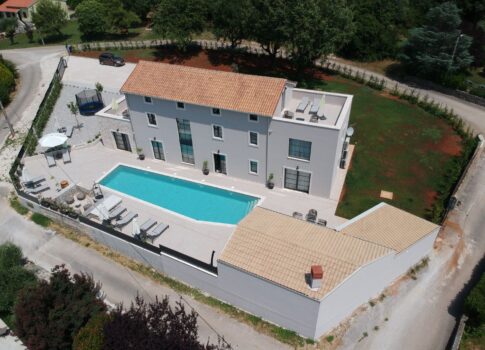 ISZTRIA, POREČ - Exkluzív villa medencével