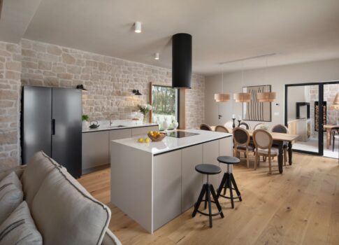 ISZTRIA, TINJAN - Kiválóan felszerelt villa öt hálószobával és wellness-részleggel