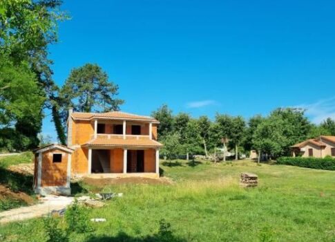 ISZTRIA, PAZIN - Ház medencével Isztria szívében (ÉPÍTÉS ALATT)