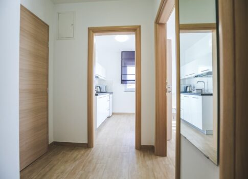 RAB SZIGETE, BANJOL - Bútorozott apartman tengerre néző kilátással