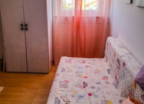 NOVI VINODOLSKI - Tágas apartman tengerre néző kilátással, 150 méterre a strandtól