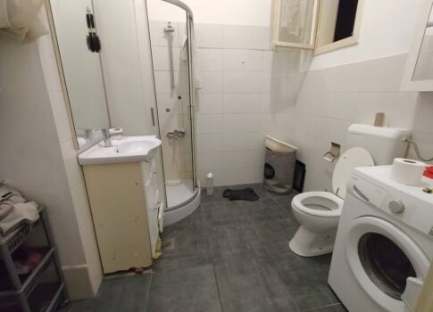 RIJEKA, MLAKA - Tágas, 3 hálószobás, erkélyes apartman egy minőségi épületben