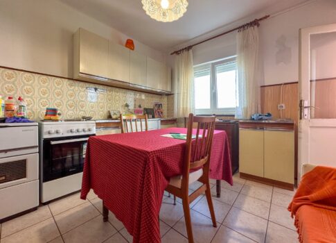 RIJEKA, DONJA VEŽICA - 2 lakásos lakás loggiával és kilátással a tengerre