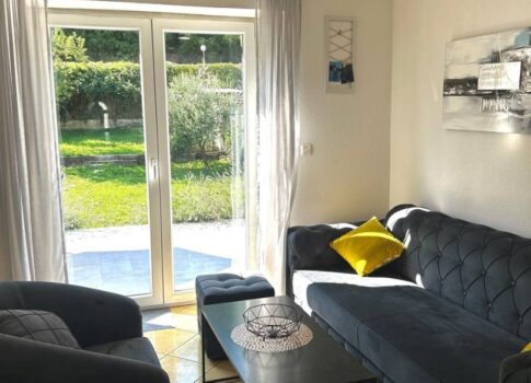 ISZTRIA, RAŠA - Újonnan felújított földszinti apartman kerttel