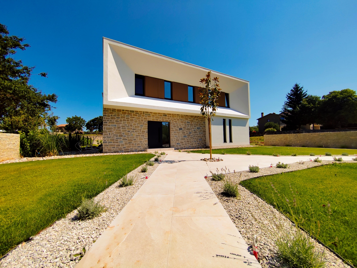 Ház Tinjan, 100m2
