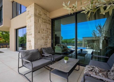 ISZTRIA, ROVINJ - Modern új villa medencével és privát szférával