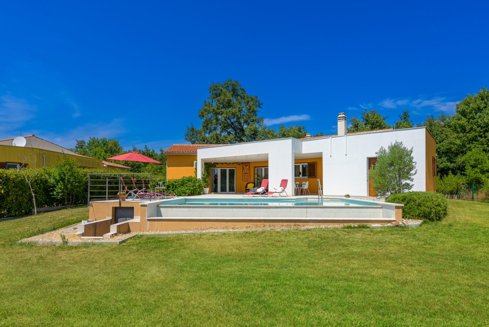 ISZTRIA, SVETVINČENAT - Modern villa nagyszerű helyen