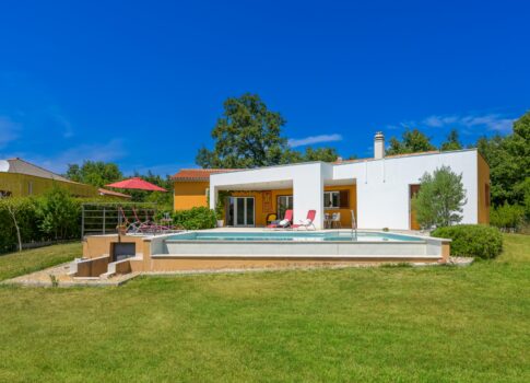 ISZTRIA, SVETVINČENAT - Modern villa nagyszerű helyen