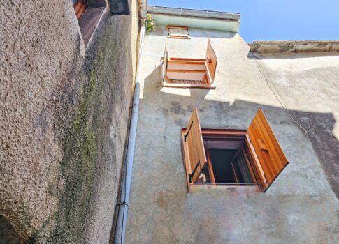KRK SZIGET, VRBNIK - Az óváros szívében. Autentikus kőház, 2 bejárattal, 80 m2