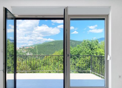 CRIKVENICA - Földszinti lakás kerttel! GARÁZS!