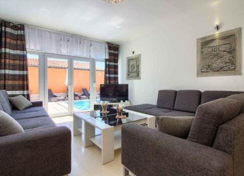 ISZTRIA, MEDULIN Villa medencével 300 m-re a strandtól