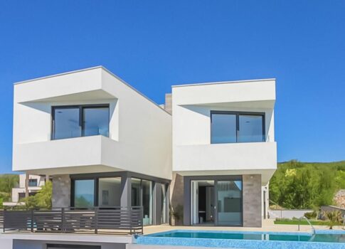 RIJEKA, KOSTRENA - egy gyönyörű villa lakni és nyaralni