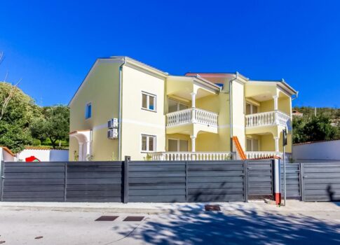 CRIKVENICA, DRAMALJ - Új építésű villa medencével