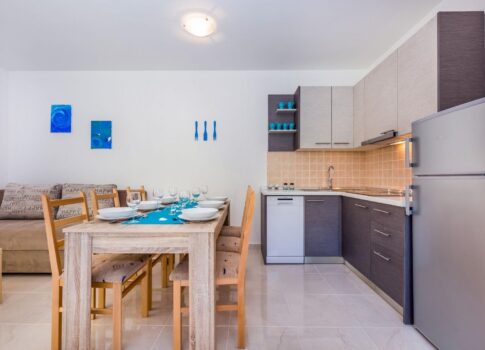 CRIKVENICA, DRAMALJ - Új építésű villa medencével