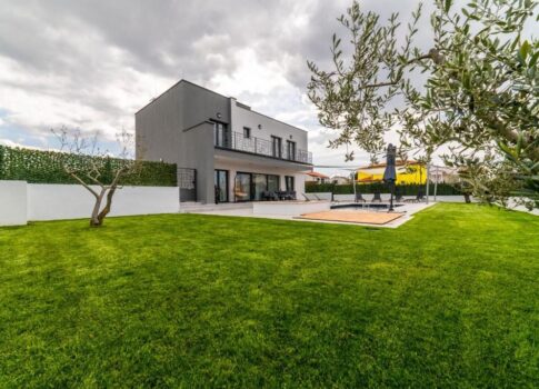 ISZTRIA, POREČ - Modern villa medencével