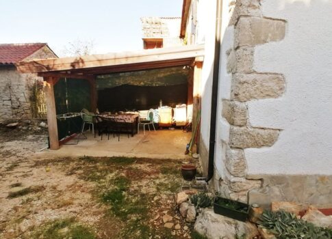 ISZTRIA, UMAG - Kőház utolsó sorban a tenger közelében