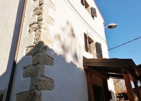 ISZTRIA, UMAG - Kőház utolsó sorban a tenger közelében