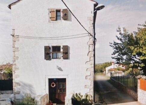 ISZTRIA, UMAG - Kőház utolsó sorban a tenger közelében