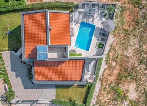 ISZTRIA, MEDULIN - Ház 150 méterre a tengertől, gyönyörű kilátással a tengerre