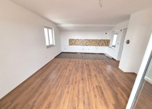 ISZTRIA, MARČANA - Ház garázzsal a faluban, befejezetlen