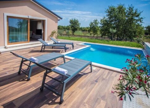 ISZTRIA, POREČ - Minőségi és meleg családi ház Poreč közelében