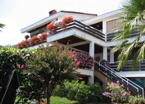 OPATIJA - családi ház, 350 m2, kilátás, kert, medence!!!