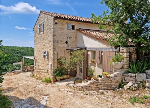 ISZTRIA, BUJE - Kőház, gyönyörű kilátással