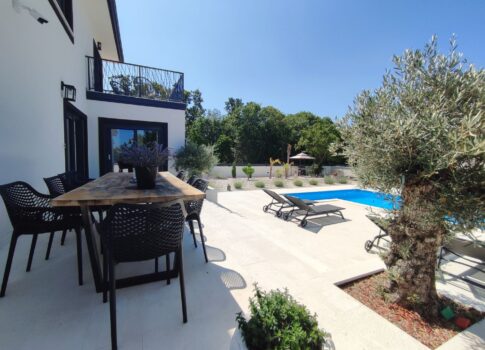 ISZTRIA, KRNICA - Modern, alacsony energiafogyasztású villa természettel körülvéve