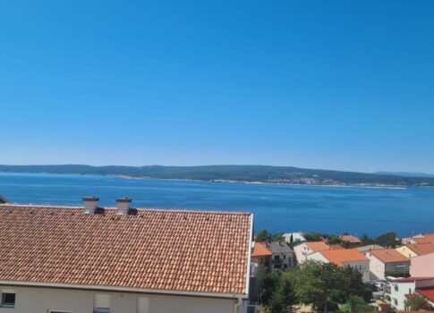 CRIKVENICA - Háromszobás apartman egy új épületben, tengerre néző kilátással