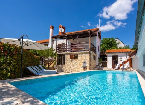 KRK SZIGET, VRBNIK (környéke) - Ház úszómedencével és jakuzzival