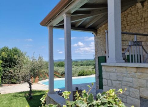 ISZTRIA, POREČ - Gyönyörű kőház tengerre néző kilátással